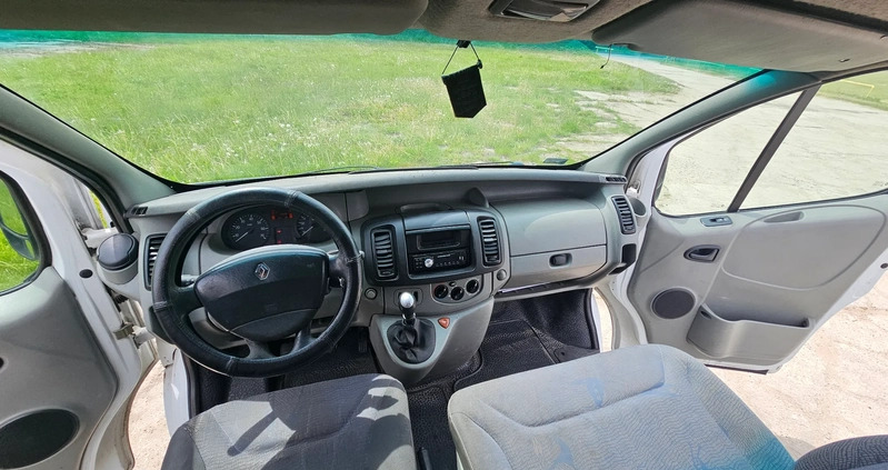Renault Trafic cena 18000 przebieg: 179500, rok produkcji 2002 z Poręba małe 191